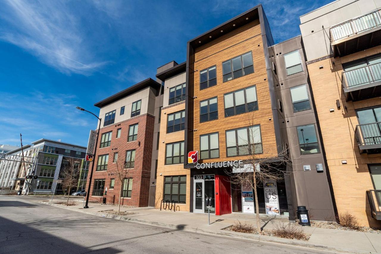Frontdesk Confluence On 3Rd Apt Downtown Riverwalk Trails Des Moines Bagian luar foto