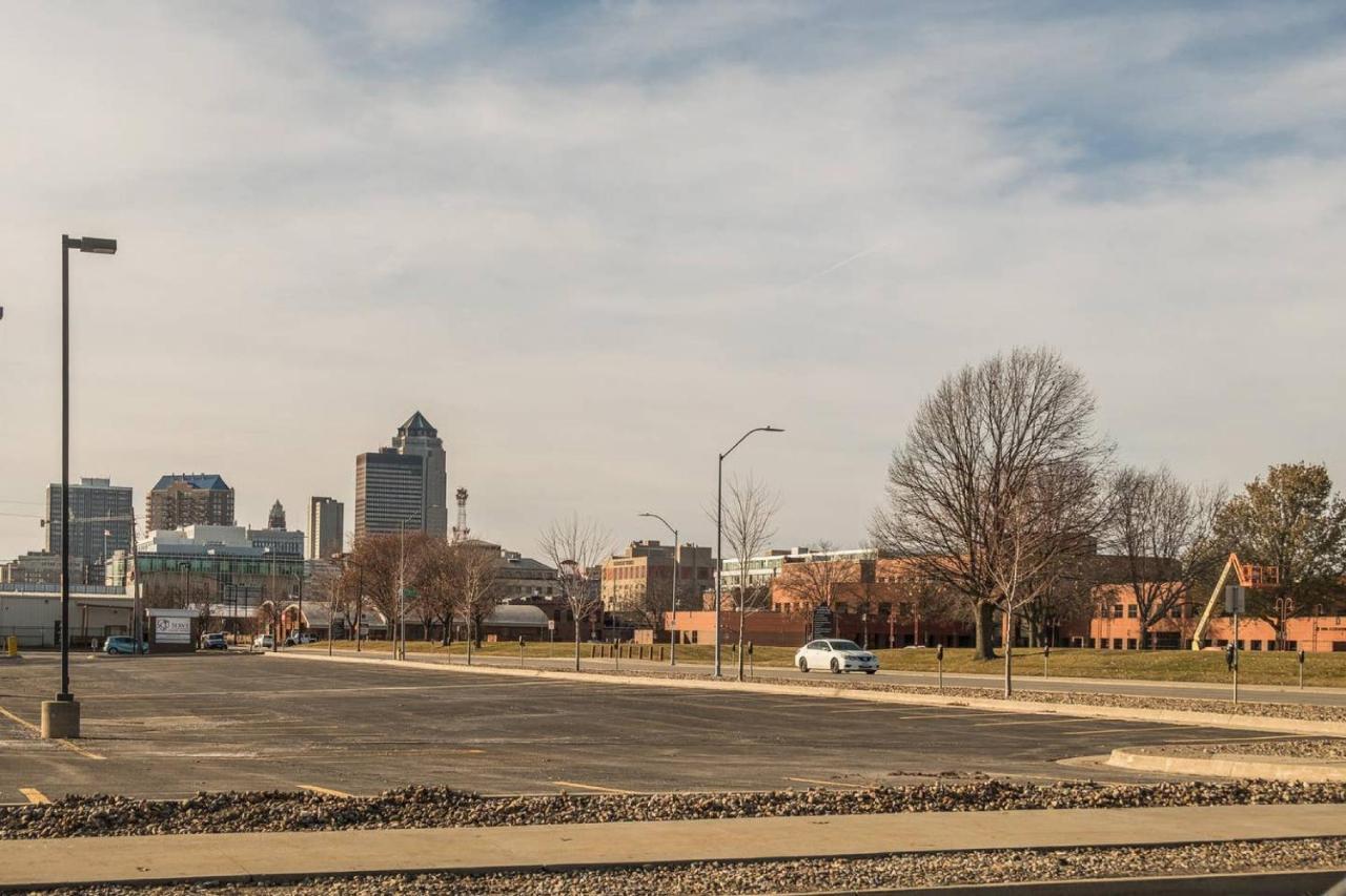 Frontdesk Confluence On 3Rd Apt Downtown Riverwalk Trails Des Moines Bagian luar foto